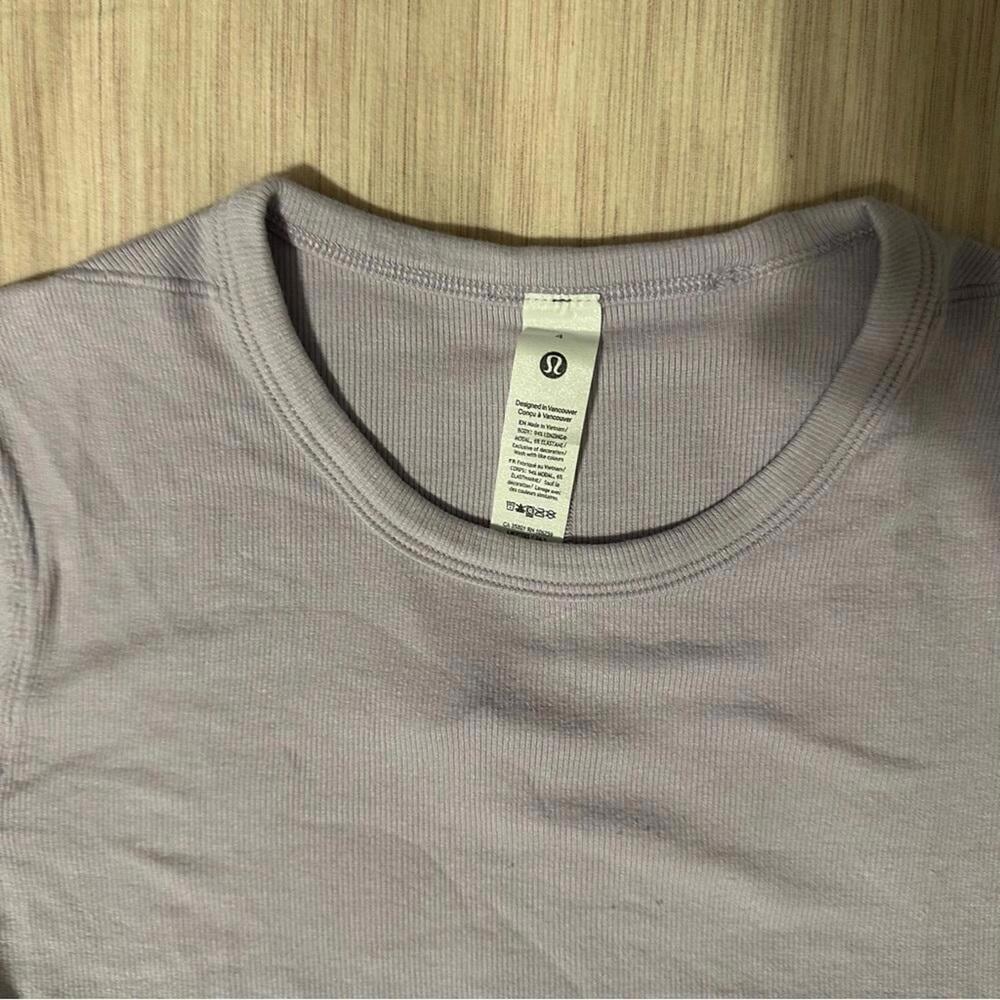 Lululemon Athletica Hold Tight Short
Sleeve - Picture 2 of 5